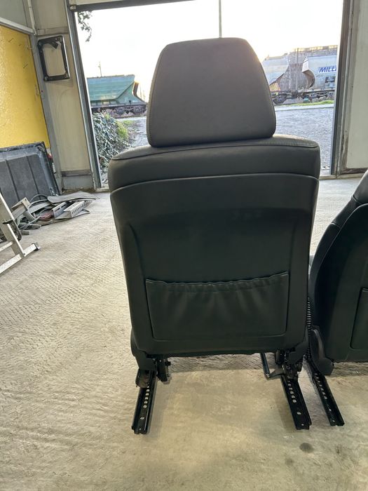 Scaune fata e60 electrice cu încălzire stare perfectă din piele