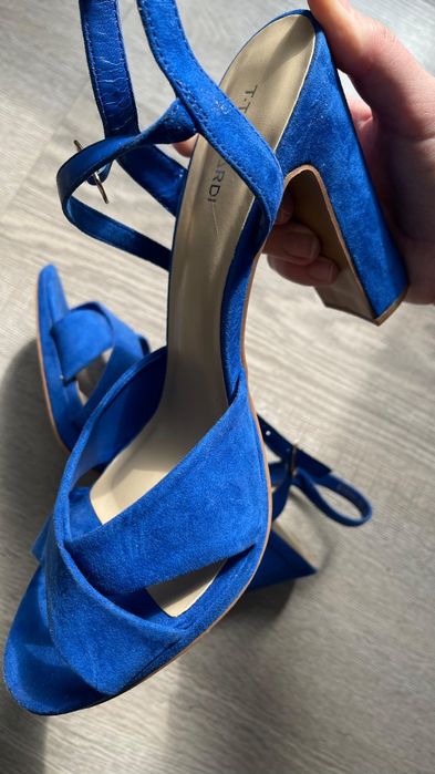 Обувь( туфли) женская