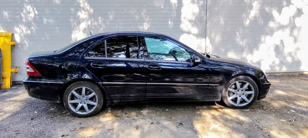 Mercedes Benz c320 CDI v6