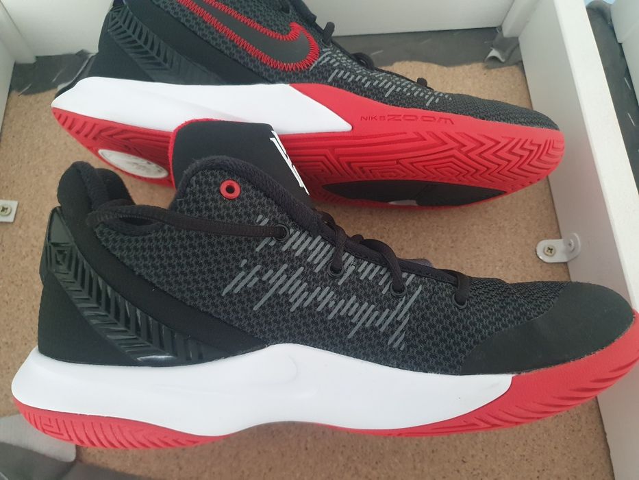 Маратонки Nike Kyrie Flytrap II