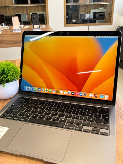 MacBook Air 13,3 2020 M1