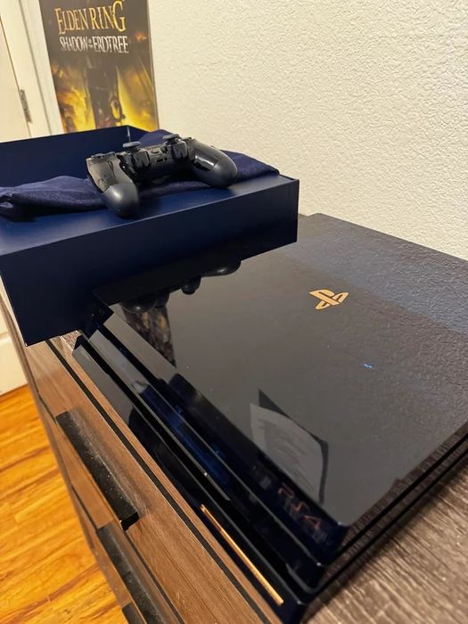 Playstation 4 pro 500 million Limited Edition