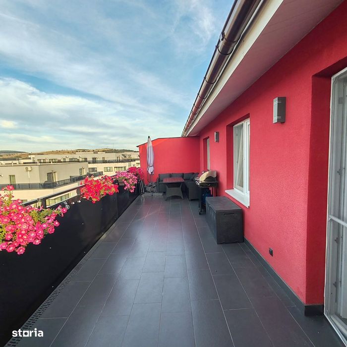 PROPRIETAR Apartament cu 3 camere 70mp, terasa 28mp, Baciu