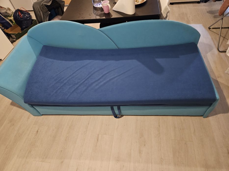 Canapea extensibila albastra