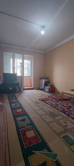 Чиланзар 8.  Продажа. Сррчно. 2 х комнатная