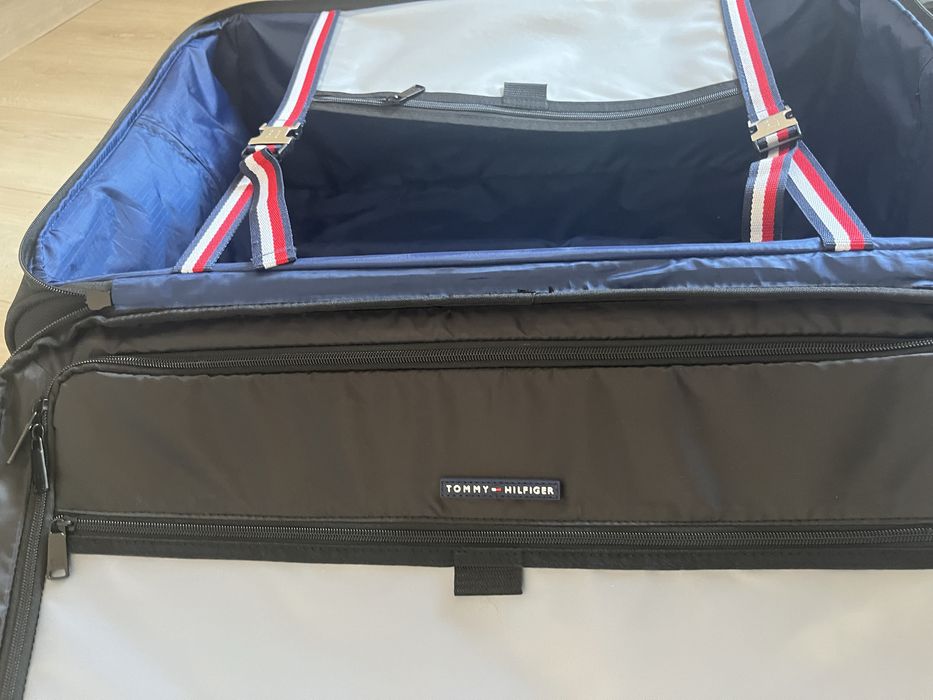 Чемодан Tommy Hilfiger