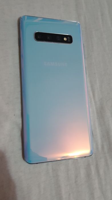 Samsung S10+ , dual SIM, 128 gb, pata pe display