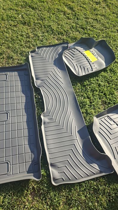 WeatherTech стелки за Toyota Landcruiser 100/ Lexus LX470