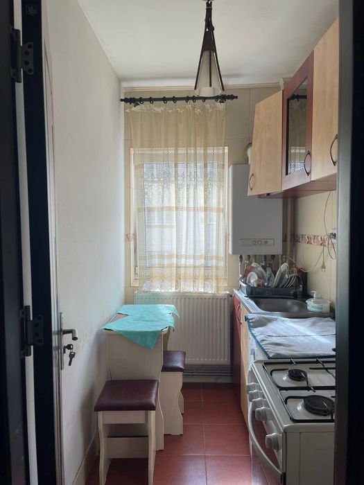 Vând garsonieră zona M-uri !