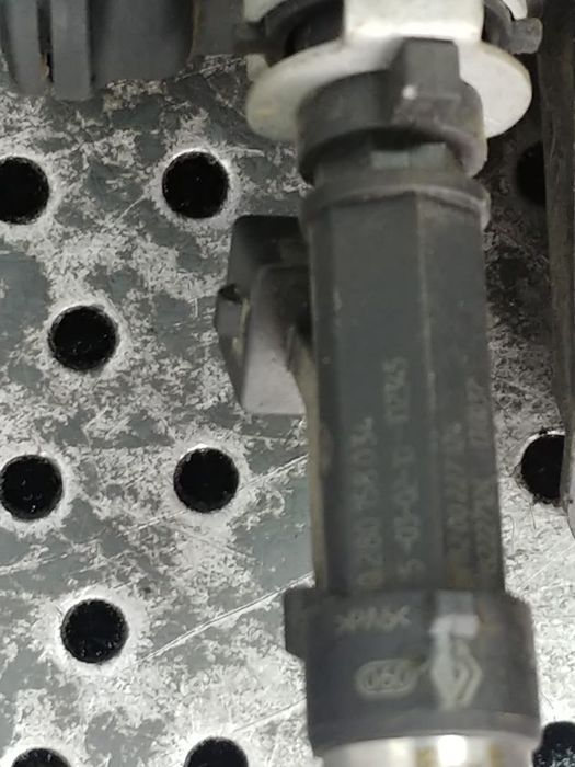 rampa cu injectoare 1.4 b dacia sandero  logan