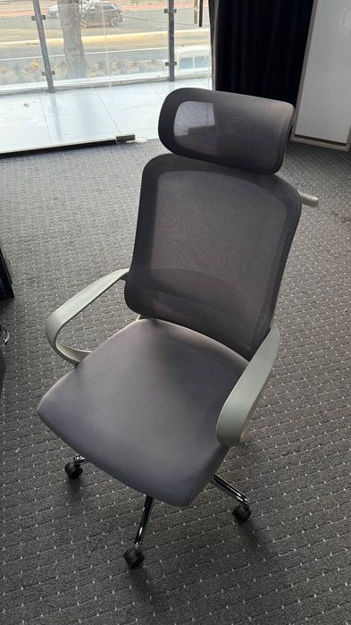 Стол и стул для офиса (Светлая)