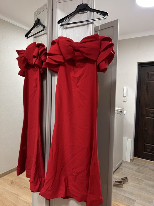 Вечернее красное платье в пол