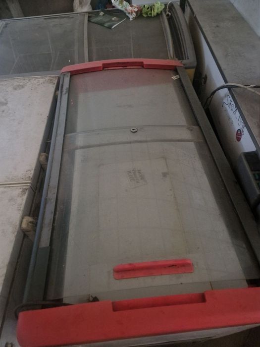 Ветрина холодилник