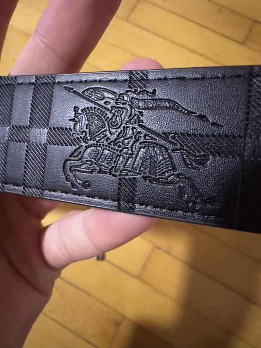 Curea Burberry Reversible