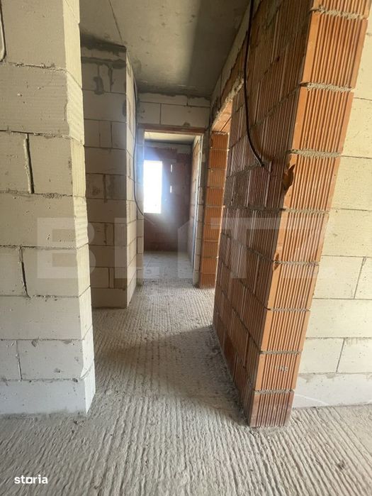 Apartament cu 3 camere, dispus pe doua niveluri, cu gradina