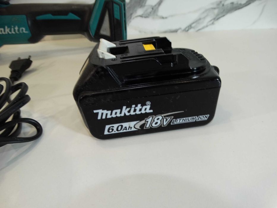 Makita DSC 250 - Акумулаторна резачка за арматура