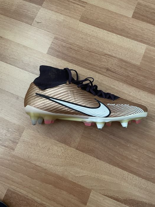 vand ghete nike mercurial superfly elite de iarba