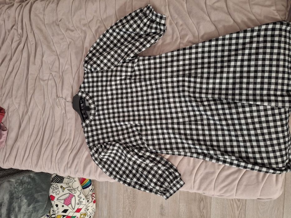 Рокля Sinsay черна