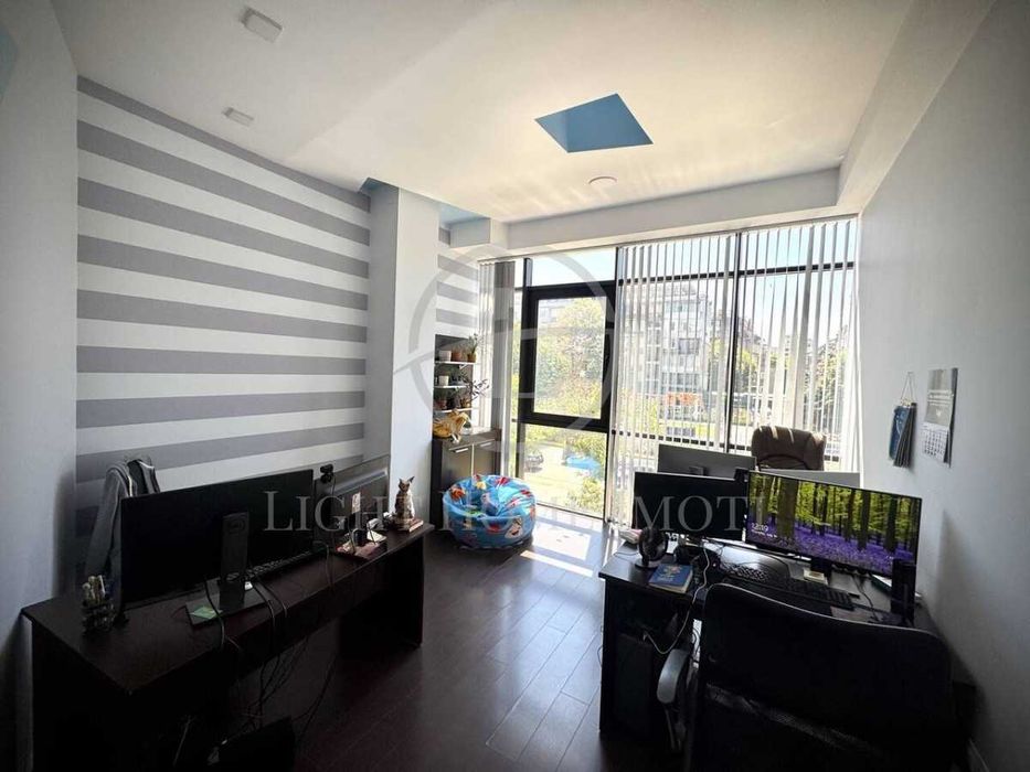 Продава се Офис в Пловдив, Център - 120 кв.м за 2125 €/кв.м - Снимка #2