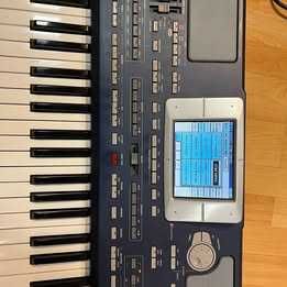Korg Pa800 – stare foarte bună, ecran tactil, funcțional 100%, profi