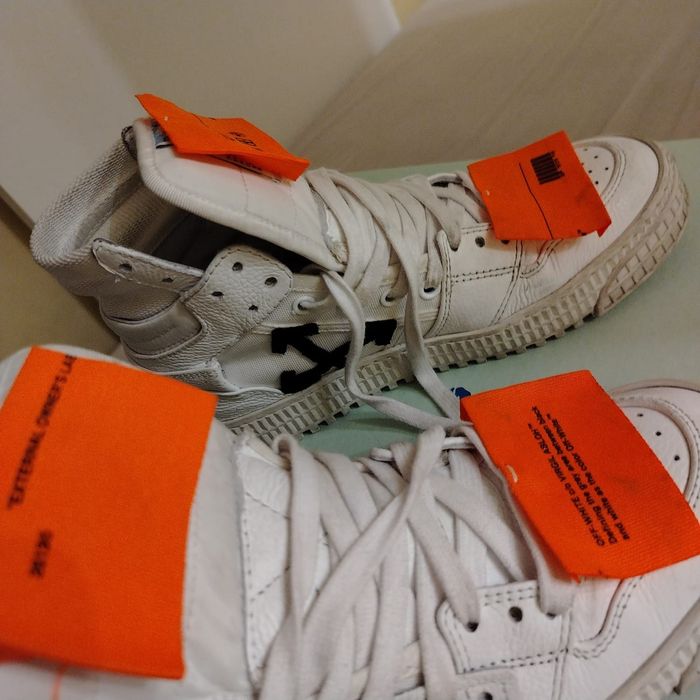 Adidași Off-White high-top originali – stare foarte bună