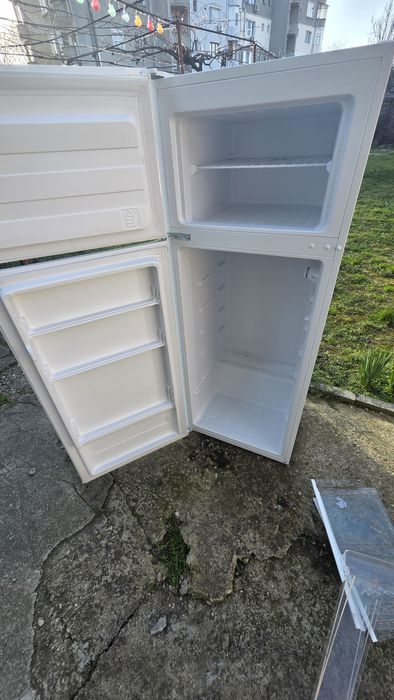 Хладилник Arielli