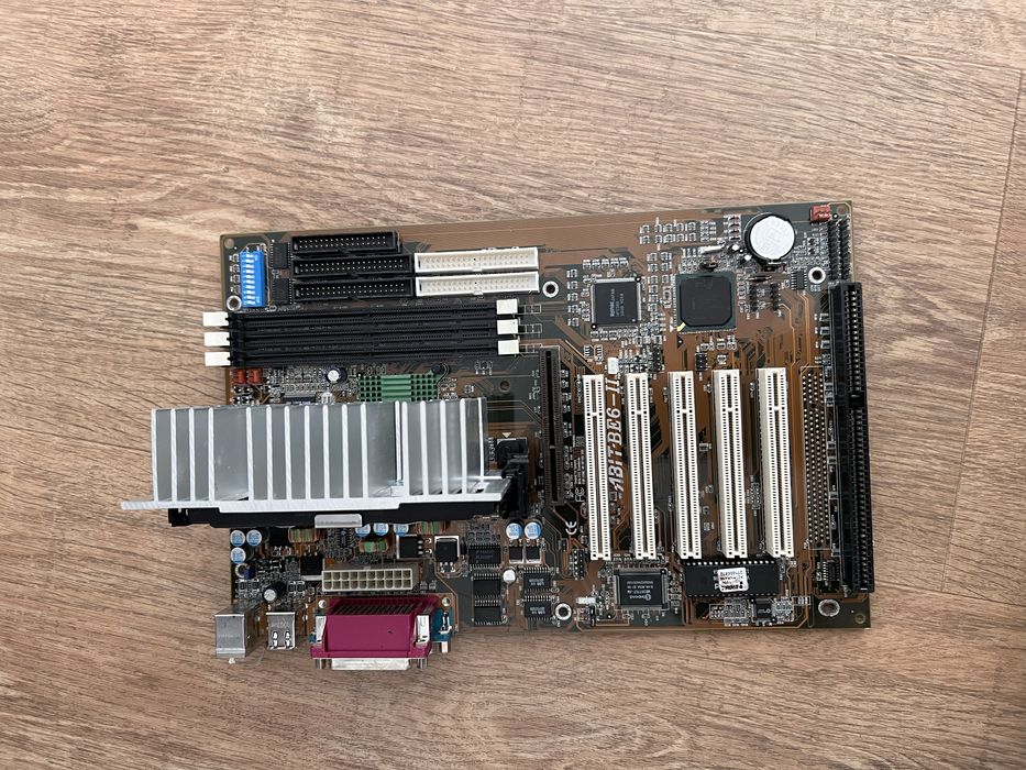 Vând kit placă de bază Abit BE6-II + procesor Intel Pentium III 1GHz/256/133
