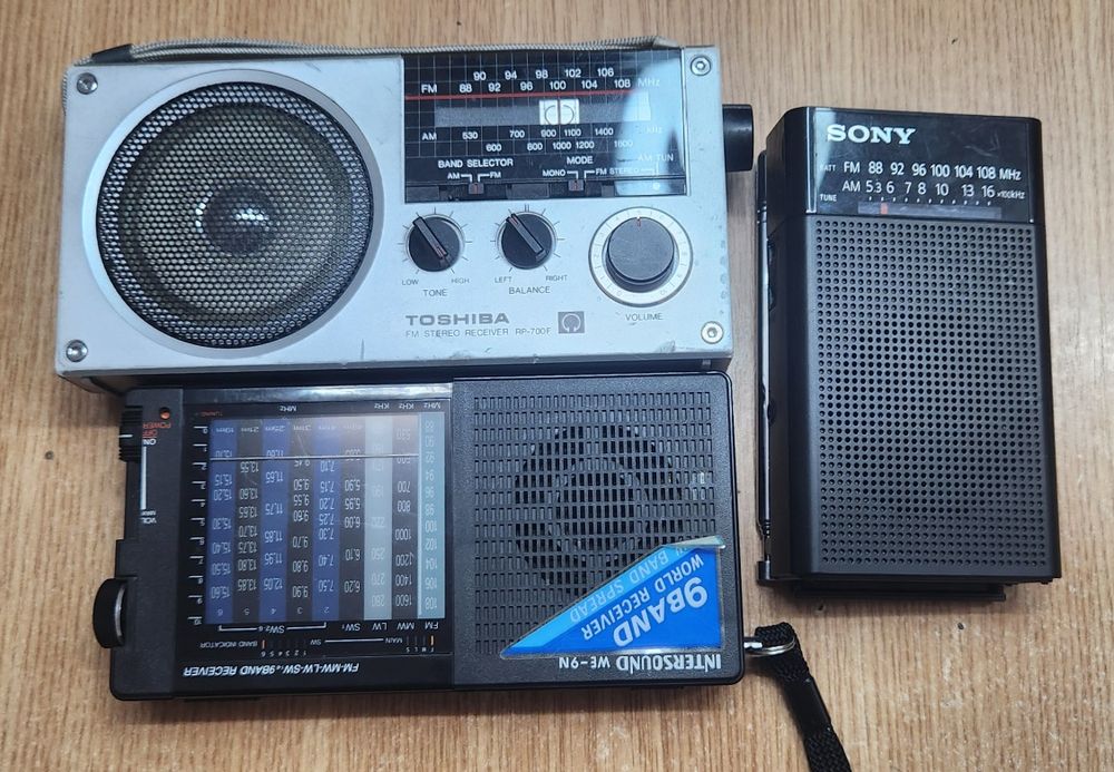radio , Toshiba ,Sony
