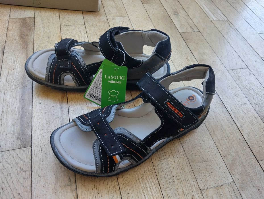 Сандали Lasocki - естествена кожа