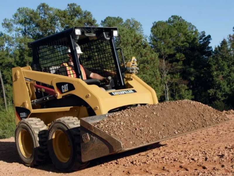 Колесный мини-погрузчик CAT [226B3] 680кг