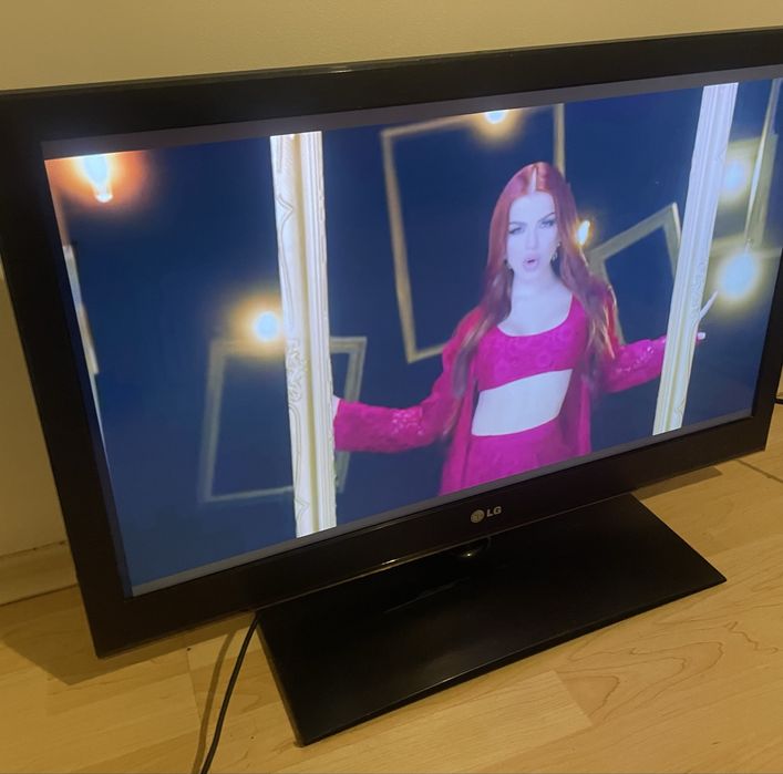 Телевизор LG 32 Инча