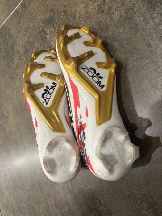 Продаются подростковые бутсы