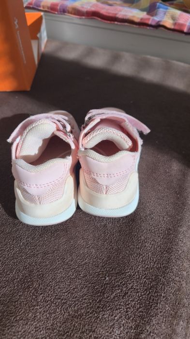 Маратонки Biomechanics