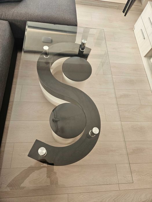 Стъклена маса нова