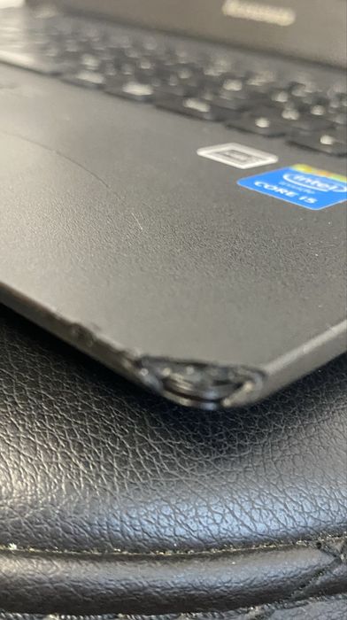 Laptop Lenovo E31-70 - i5-5200U / 8GB RAM / 500GB HDD / Win 10 Pro