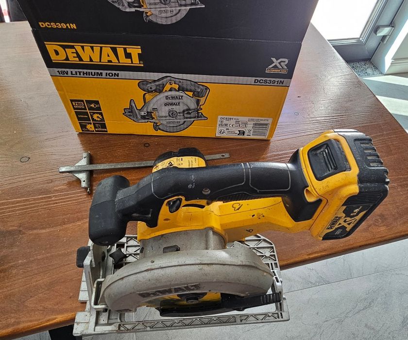 Circular Dewalt Dcs391