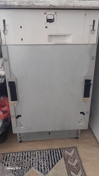 Продам посудомоечную машину