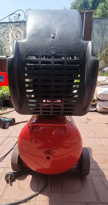 Compresor 24 l, stare buna, 300 lei,
