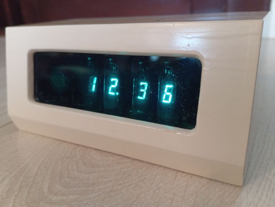 Ceas alarma cronometru cu afișaj pe lampi