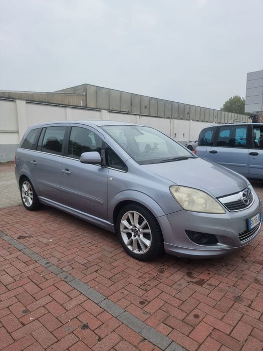 Opel zafira 7 locuri an 2010 euro5