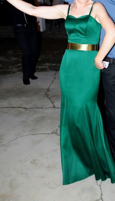 Официална зелена рокля