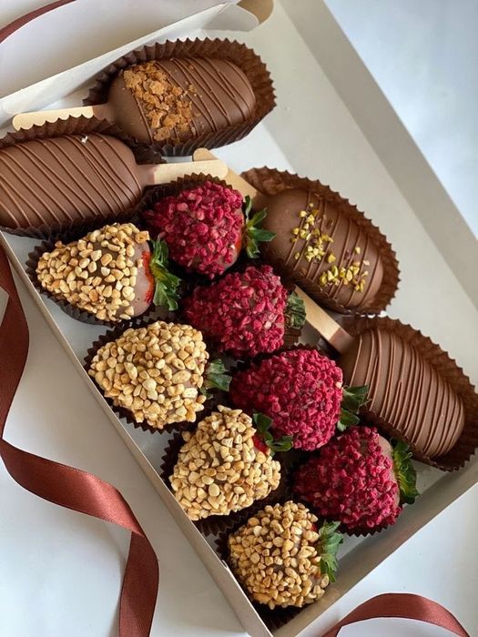 клубника в шоколаде в алмате