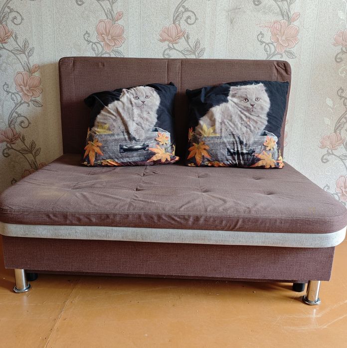 Диван двухместный