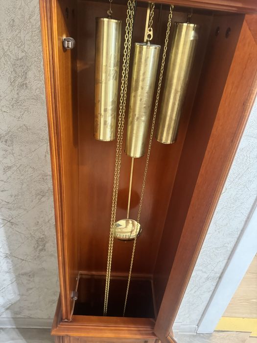 Антикварные  часы Hermle