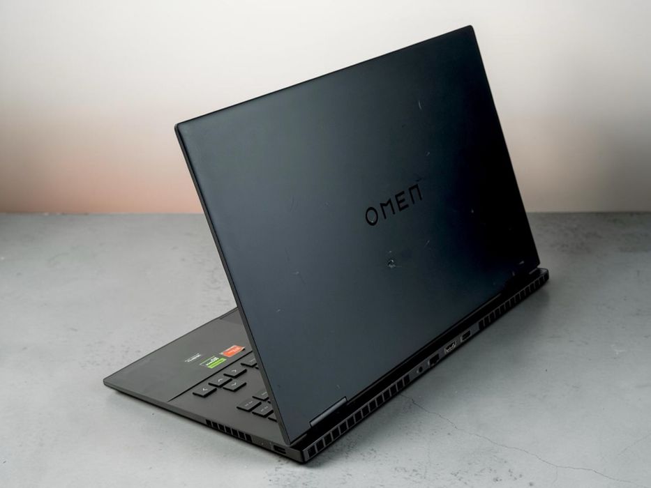 HP Omen 16" 165Hz Ryzen 7 7840HS 16RAM 1TB RTX 4070 8GB VRAM Перфектен! Гаранция!