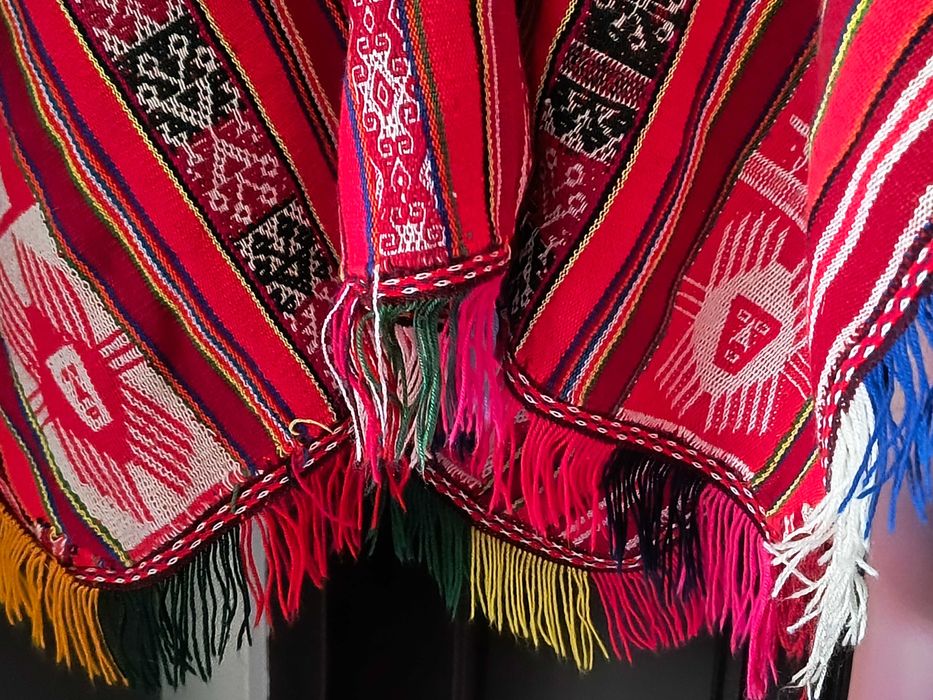 Poncho traditional peruvian, lana alpaca