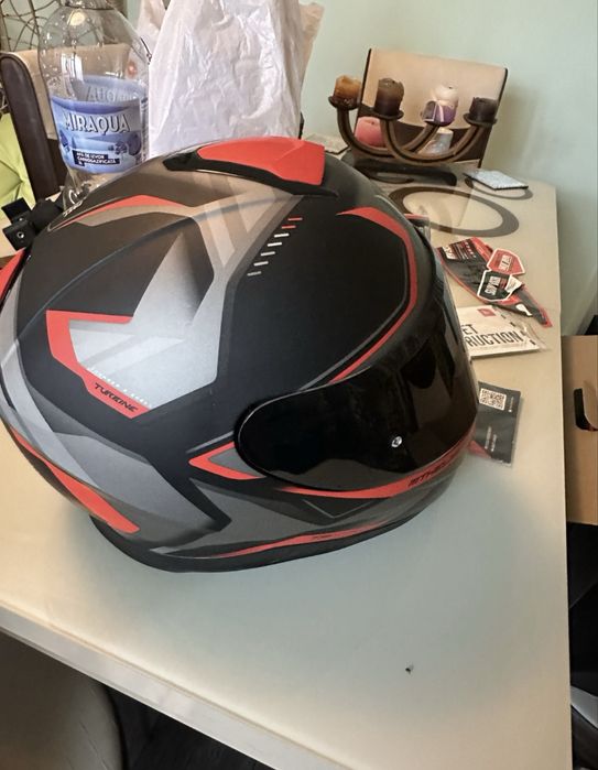 Casa moto marimea L Este aproape noua