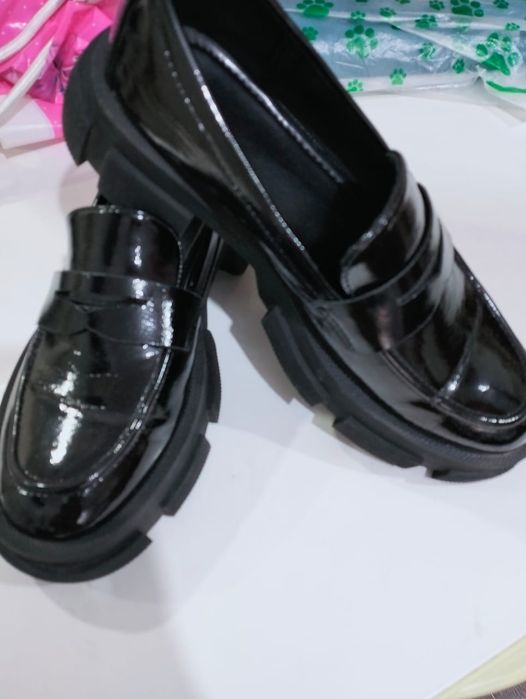 Продаю  отличные лоферы