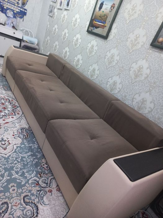 Продам диван в очень хорошим состоянии