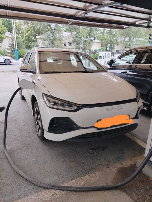 Продам машину byd e 2